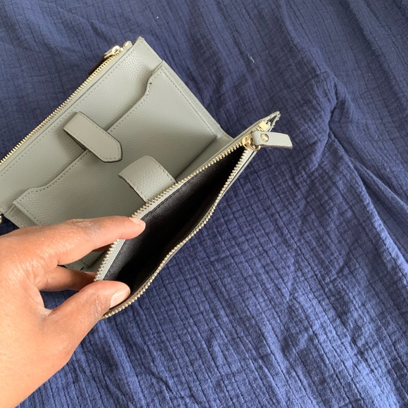 Gray leather wristlet - Picture 6 of 7